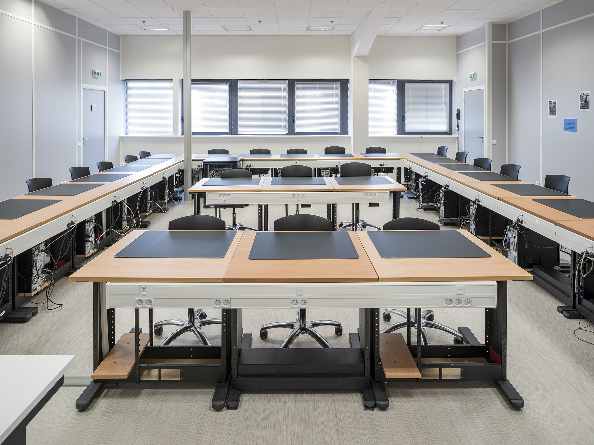Salle informatique Ambre